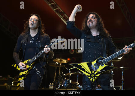 MIAMI , FL - 17 APRILE: Michael Sweet, Oz Fox di Stryper si esibisce al Magic City Casino il 17 aprile 2015 a Miami, Florida persone: Michael Sweet, Oz Fox Foto Stock