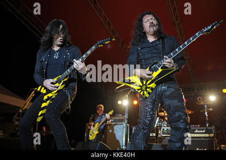 MIAMI , FL - 17 APRILE: Michael Sweet, Oz Fox di Stryper si esibisce al Magic City Casino il 17 aprile 2015 a Miami, Florida persone: Michael Sweet, Oz Fox Foto Stock