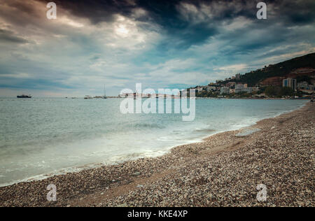 Tempesta sul rotolamento su budva old town, montengero. Foto Stock