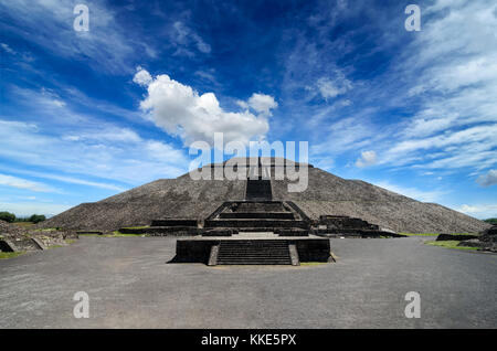 Imponente Piramide del sole di Teotihuacan Foto Stock