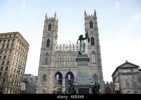 Montreal Notre-dame basilica in place d'armes a Montreal, Quebec, Canada. Foto Stock