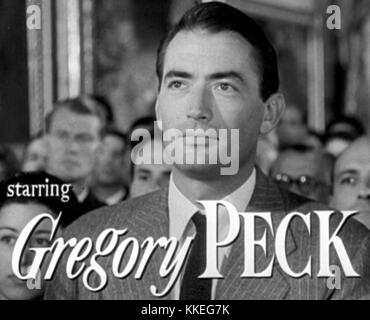Questo trailer del film *Roman Holiday* (1953) mostra Gregory Peck, un attore americano iconico, nel suo ruolo di giornalista che accompagna una principessa, interpretata da Audrey Hepburn, attraverso Roma. Foto Stock