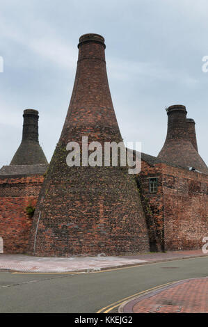 Longton, Staffordshire, Regno Unito - 26 aprile 2008: strade intorno il Gladstone Pottery Museum, Stoke on Trent. Foto Stock