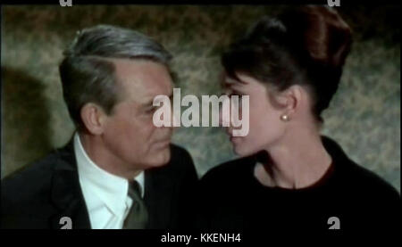 Cary Grant e Audrey Hepburn in Charade Foto Stock