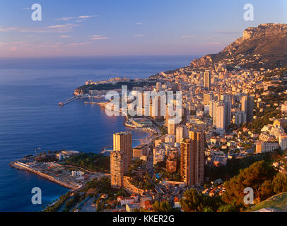 Vista in elevazione del Monte Carlo, Monaco, Cote d'Azur, Costa Azzurra, Francia Foto Stock