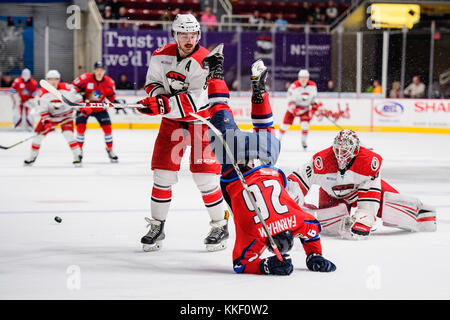 Springfield LW Farnham (26) durante l'AHL hockey gioco tra lo Springfield Thunderbirds e il Charlotte Checkers venerdì 1 dicembre 2017 a Bojangles Coliseum di Charlotte, NC. Giacobbe Kupferman/CSM Foto Stock