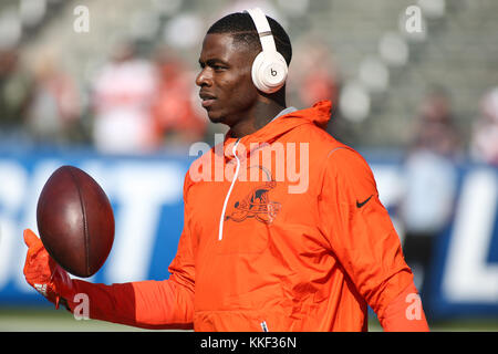 Carson, CA. 03 Dic, 2017. Cleveland Browns ricevitore Josh Gordon pre-partita prima di NFL Cleveland Browns vs Los Angeles Chargers presso il Centro Stubhub a Carson, CA su dicembre 03, 2017. (Assoluta fotografo completo & Company Credit: Jevone Moore/Cal Sport Media (rete televisione vi preghiamo di contattare il vostro rappresentante di vendita per uso televisivo. Credito: csm/Alamy Live News Foto Stock