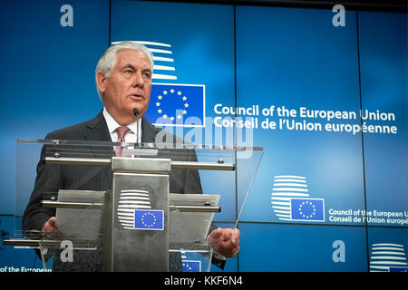 Bruxelles, Belgio. 5 dicembre 2017. Il Segretario di Stato degli Stati Uniti Rex Tillerson parla durante un comunicato stampa congiunto con il capo della politica estera dell'UE Federica Mogherini (invisibile) presso la sede dell'UE a Bruxelles, Belgio, 5 dicembre 2017. Credito: Unione europea/Xinhua/Alamy Live News Foto Stock