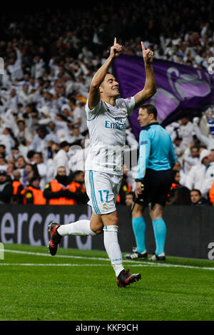 Madrid, Spagna. 06 Dic, 2017. Lucas Vaazquez Iglesias (17) del Real Madrid in player celebra la (3, 2) dopo il suo punteggio del team di obiettivo. UCL Champions League tra il Real Madrid vs Borussia Dortmund 09 al Santiago Bernabeu di Madrid in Spagna, 6 dicembre 2017 . Credito: Gtres Información más Comuniación on line, S.L./Alamy Live News Credito: Gtres Información más Comuniación on line,S.L. Foto Stock