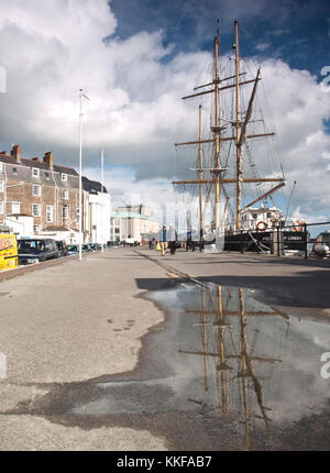 Weymouth. pellicano di Londra tall ship Foto Stock