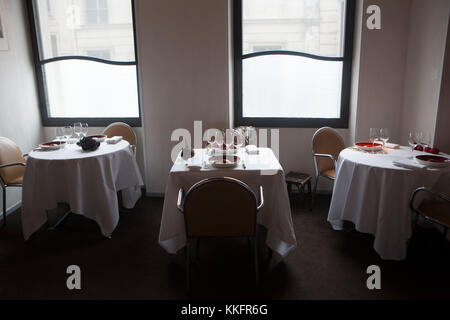 Il ristorante l'Arpege a Parigi, cuoco: Alain Passard, 3 stelle Michelin. La sala da pranzo Foto Stock