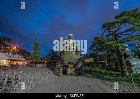 Nure Botoke 濡れ仏 (Wet Jizo) Bodhisattva seduta statua di bronzo di Jizo-Bosatsu protegge il tempio dal fuoco, Zenko-ji Temple Complex a Nagano City. Foto Stock