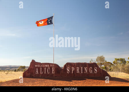 'Benvenuti ad Alice Springs' firmare Foto Stock