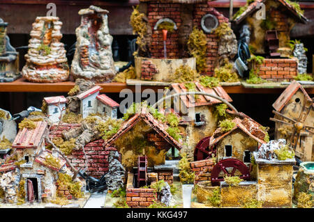 Via San Gregorio Armeno a Napoli: strada del presepio makers Foto Stock