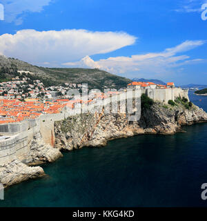 Summer View su Fort Bokar, Dubrovnik mura, costa dalmata, Mare Adriatico, Croazia, Balcani, Europa. Dubrovnik è un sito Patrimonio Mondiale dell'UNESCO Foto Stock