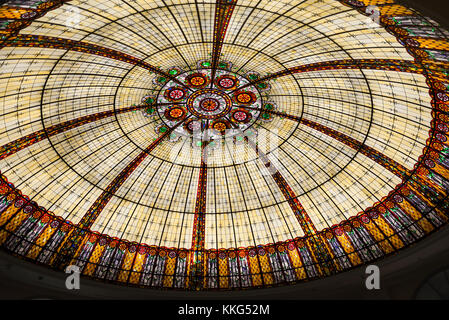 Soffitto a cupola a vetri colorati in Paris Resort and Casino di Las Vegas, Nevada Foto Stock
