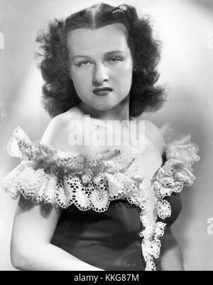 Jo Stafford è stata una cantante statunitense che si è esibita al Supper Club nel 1945. Conosciuta per il suo talento vocale e lo stile fluido e versatile, ha guadagnato popolarità nel jazz e nella musica pop durante gli anni '1940 Foto Stock
