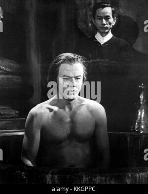 Robert Culp, un attore iconico, è meglio conosciuto per il suo ruolo di agente segreto nella popolare serie TV *i Spy*, trasmessa dal 1965 al 1968. La serie, insieme al co-protagonista Bill Cosby, è stata rivoluzionaria per il suo abbinamento interrazziale e le trame ricche di azione. Foto Stock