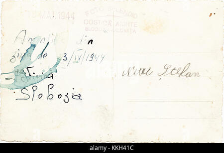 Questa foto, scattata da Costica Axinte a Slobozia, Romania, il 10 maggio 1944, cattura un momento storico. Si tratta di una collezione personale di Sava È˜tefan, che riflette la vita durante l'epoca della seconda guerra mondiale, con Agfa come mezzo fotografico. Foto Stock