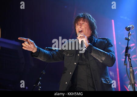 New York, NY, Stati Uniti. 29th novembre 2017. Richie Sambora In America Ti Saluta E Wall Street Rocks Presenta: Guitar Legends For Heroes Benefit Al Terminal 5 Il 29 Novembre 2017 A New York City. Credito: Diego Corredor/Media Punch/Alamy Live News Foto Stock