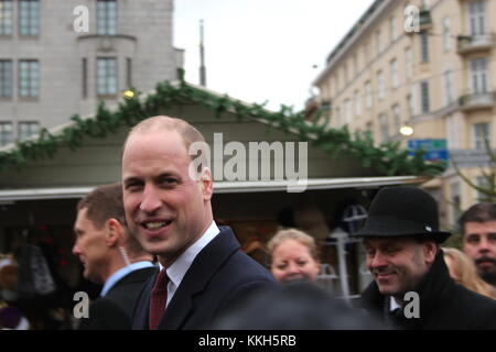 Helsinki, Finlandia. Il 30 novembre 2017. Il principe William visite Manta Mercatino di Natale di Helsinki, Finlandia. Heini Kettunen/Alamy Live News Foto Stock