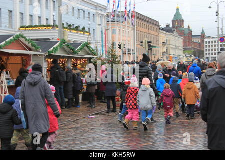 Helsinki, Finlandia. Il 30 novembre 2017. Il principe William visite Manta Mercatino di Natale di Helsinki, Finlandia. Heini Kettunen/Alamy Live News Foto Stock