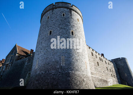 Windsor, Regno Unito. 1 dicembre, 2017. una vista del coprifuoco torre presso il castello di Windsor. Credito: mark kerrison/alamy live news Foto Stock