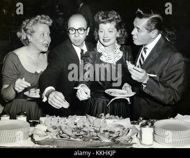 Vivian Vance Jess Oppenheimer Lucille Ball Desi Arnaz i Love Festa della stampa di Lucy 1955 Foto Stock