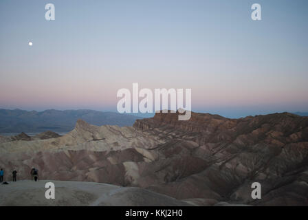 Paesaggio di montagna di notte Foto Stock