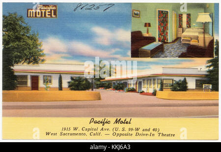 Il Pacific Motel, situato al numero 1915 di W. Capitol Ave. A West Sacramento, California, è stato un punto di riferimento significativo vicino alla U.S. 99-W e 40. Si trova di fronte a un drive-in Theatre, che riflette la cultura stradale della zona della metà del XX secolo. Foto Stock