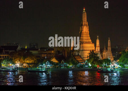 Bangkok, Tailandia. Il Wat Arun tempio di notte. Foto Stock