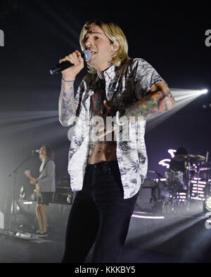 MIAMI BEACH FL - 22 settembre: Jesse Rutherford del quartiere esegue al Fillmore il 22 settembre 2015 a Miami Beach, Florida Persone: Jesse Rutherford Foto Stock