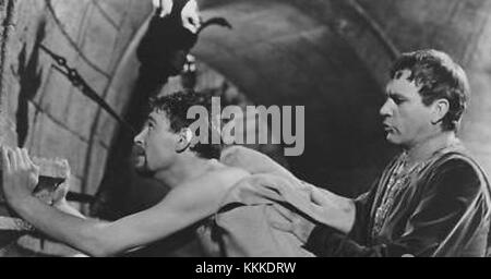Un'immagine del film del 1964 *Becket*, con Richard Burton e Peter o'Toole. Il film, ambientato nell'Inghilterra del XII secolo, ritrae il conflitto tra Thomas Becket, arcivescovo di Canterbury, e re Enrico II sull'influenza della chiesa contro la corona. È basato sull'opera teatrale di Jean Anouilh. Foto Stock