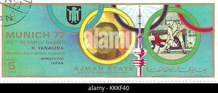 Questo francobollo del 1972 di Ajman raffigura Hideaki Yanagida, una figura di spicco nell'arte giapponese. Il francobollo commemora i suoi contributi e fa parte della collezione di Ajman, un piccolo emirato noto per le sue emissioni di francobolli. Foto Stock