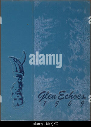 Il Central Catholic High School Yearbook 1969 di Allentown, Pennsylvania, cattura i ricordi e le pietre miliari della classe di laurea. Offre un'istantanea storica della vita scolastica, degli studenti e dell'ambiente educativo di quell'epoca. Foto Stock