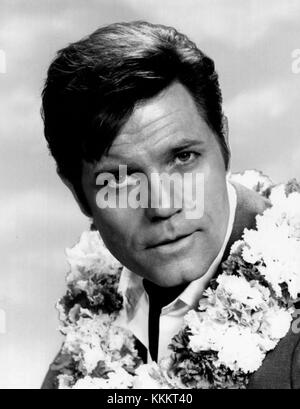 Una fotografia di Jack Lord, un attore americano, scattata nel 1968. Jack Lord è meglio conosciuto per il suo ruolo di Steve McGarrett nella serie televisiva "Hawaii Five-o", che lo ha reso un nome familiare nella storia della televisione americana. Foto Stock