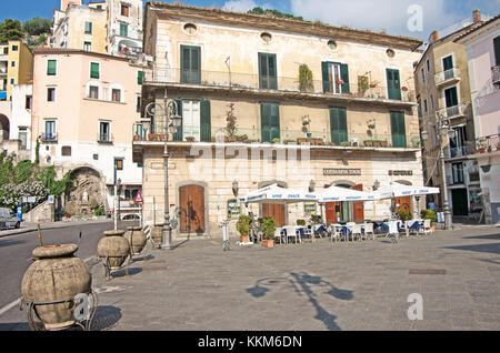 Minori ristorante nella piazza principale, campania, Italia, Mediterraneo, Europa; Foto Stock