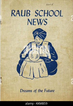 Il 1941 Raub Junior High School Yearbook di Allentown, Pennsylvania, documenta gli studenti, la facoltà e gli eventi dell'anno scolastico. L'annuario offre un'istantanea della vita ad Allentown durante quel periodo, riflettendo la cultura locale, le attività scolastiche e il contesto storico. Foto Stock