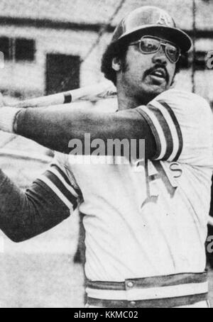 Una fotografia di Reggie Jackson, il giocatore di baseball americano, scattata durante la sua famosa performance nella stagione di baseball 1973, segnando un momento chiave della sua carriera. Foto Stock