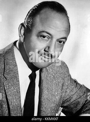 Mel Blanc, noto come la voce dietro molti personaggi classici dei Looney Tunes, è fotografato nel 1959. Foto Stock
