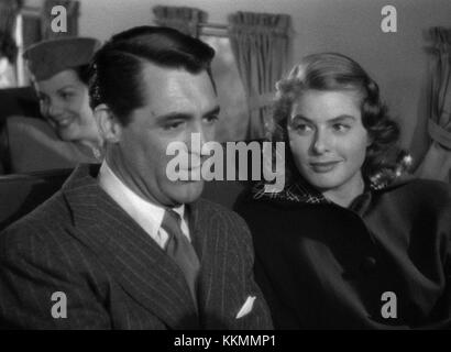 Ingrid Bergman è protagonista del trailer del film del 1946 "Notorious", diretto da Alfred Hitchcock. Il film, una miscela di suspense e romanticismo, mette in mostra Bergman in un ruolo chiave in questo classico thriller sullo spionaggio, il tradimento e l'amore durante la seconda guerra mondiale Foto Stock