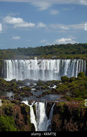 Salto Rivadavia e Salto Tres Musqueteros, Cascate di Iguazu, Argentina, visto dal lato del Brasile, Sud America