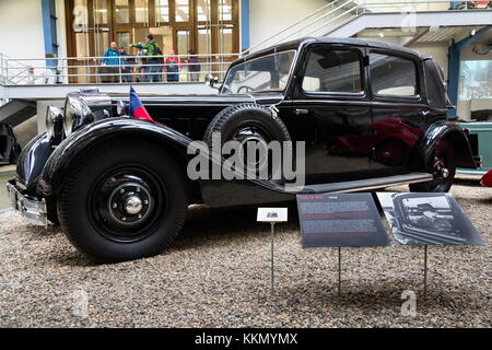 Praga, Repubblica Ceca - 10 novembre: automobile Tatra 80 dall anno 1935 si erge nel museo tecnico nazionale il 10 novembre 2017 a Praga, Repubblica ceca. Foto Stock