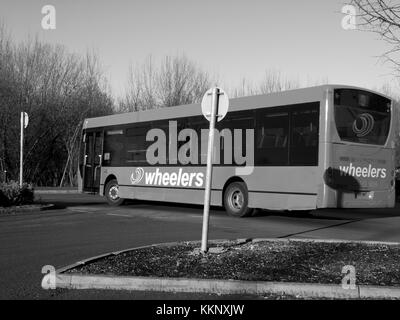 Tesco superstore extra, servizio autobus locale il trasporto di passeggeri per memorizzare Foto Stock