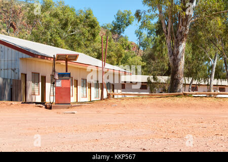 In Australia la vecchia pompa di benzina stazione di concetto di servizio Foto Stock