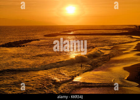 Tramonto sulla spiaggia Playa del Duque, Costa Adeje, Tenerife, Isole canarie, Spagna Foto Stock