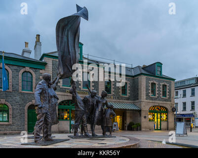 Memorial sulla Piazza della Liberazione a St Hélier su Jersey Foto Stock