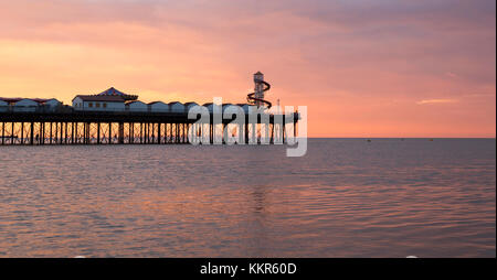 Vista al tramonto di Herne Bay Pier, Herne Bay, Kent, Regno Unito. Foto Stock