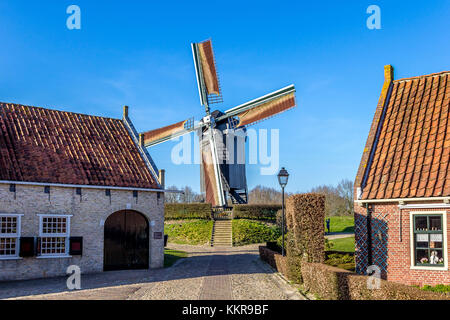 Un mulino a vento nella fortezza di Bourtange Foto Stock