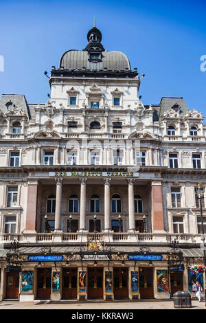 Inghilterra, London, Westminster, Haymarket e Her Majesty's Theatre Foto Stock